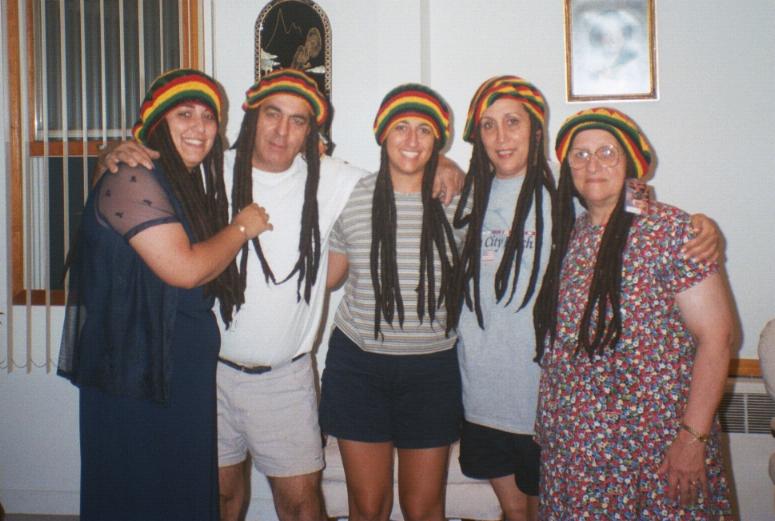 family_rasta.JPG (61492 bytes)